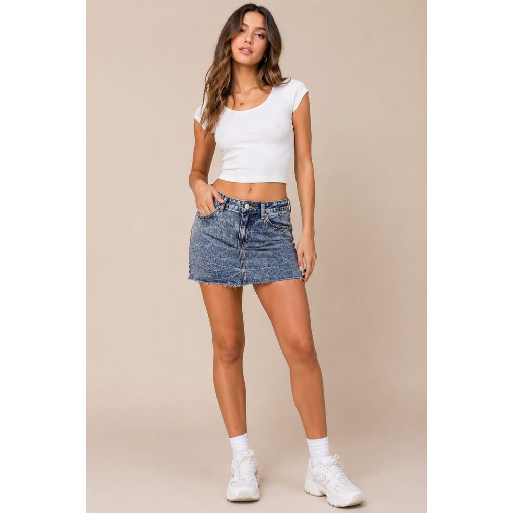 Forever 21 Stone Wash Denim Mini Skirt Raw Hem Blue Jean Y2K Style Size 29